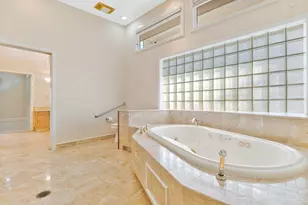 110 Highpoint Dr, Gulf Breeze, FL 32561 - Photo 20