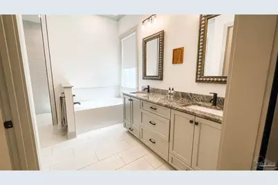 1633 E Hatton St, Pensacola, FL 32503 - Photo 10