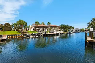 934 Aquamarine Dr, Gulf Breeze, FL 32563 - Photo 4