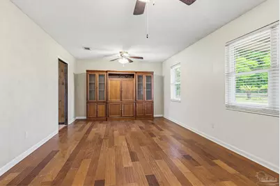 7227 Shelby Ln, Pensacola, FL 32526 - Photo 12