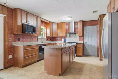 7227 Shelby Ln, Pensacola, FL 32526 - Photo 2