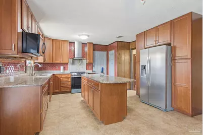 7227 Shelby Ln, Pensacola, FL 32526 - Photo 4