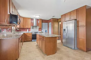 7227 Shelby Ln, Pensacola, FL 32526 - Photo 4