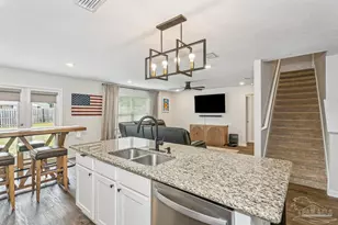5731 Guinevere Ln, Milton, FL 32583 - Photo 6