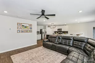 5731 Guinevere Ln, Milton, FL 32583 - Photo 10