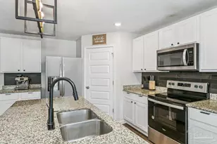 5731 Guinevere Ln, Milton, FL 32583 - Photo 16