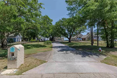 1636 Moonraker Dr, Milton, FL 32583 - Photo 2
