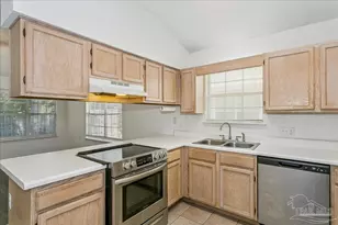 1149 Sweetbriar St, Cantonment, FL 32533 - Photo 2