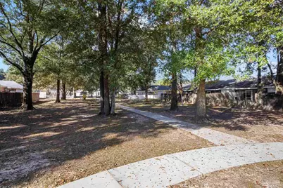 2545 Trailwood Dr, Cantonment, FL 32533 - Photo 10