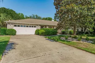 2034 Bayou Dr, Navarre, FL 32566 - Photo 2