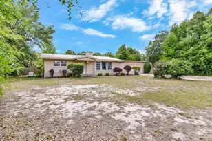 621 Parker Cir, Pensacola, FL 32504 - Photo 2