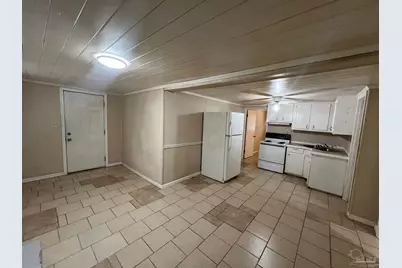 1036 Hawthorne Dr #B, Pensacola, FL 32507 - Photo 2
