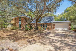 1555 Oak Shore Dr, Gulf Breeze, FL 32563 - Photo 2