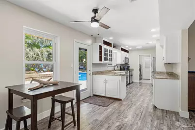 1555 Oak Shore Dr, Gulf Breeze, FL 32563 - Photo 10