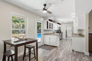 1555 Oak Shore Dr, Gulf Breeze, FL 32563 - Photo 10