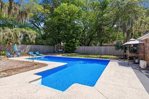 1555 Oak Shore Dr, Gulf Breeze, FL 32563 - Photo 38