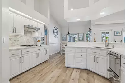 2030 Juno Cir, Pensacola, FL 32526 - Photo 14