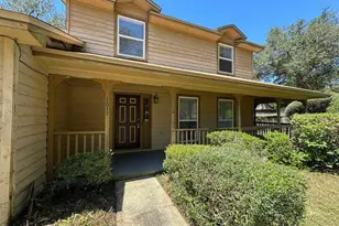 1017 Great Oaks Dr, Gulf Breeze, FL 32563 - Photo 2