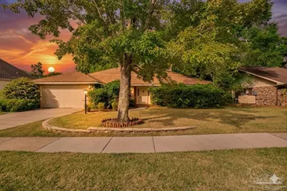 2251 Oxford Dr, Pensacola, FL 32503 - Photo 2