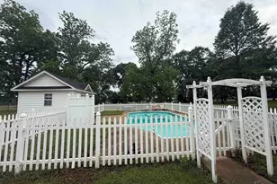 5168 Beck Ave, Jay, FL 32565 - Photo 2