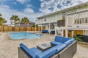 1407 Maldonado Dr, Pensacola Beach, FL 32561 - Photo 2