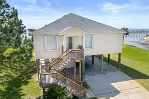 1002 Magnolia Ln, Gulf Breeze, FL 32563 - Photo 2
