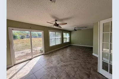 5589 Colinas Verde Dr, Milton, FL 32570 - Photo 12