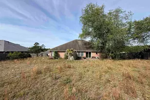 5589 Colinas Verde Dr, Milton, FL 32570 - Photo 2