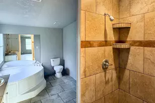 5180 Phoenix Dr, Milton, FL 32583 - Photo 8
