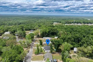 5618 Riviera Dr, Milton, FL 32583 - Photo 2