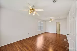 6435 Flagler Dr, Gulf Breeze, FL 32563 - Photo 10