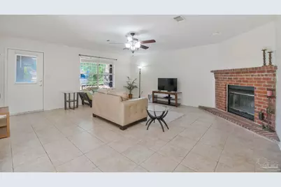 5708 Bentley Cir, Milton, FL 32570 - Photo 8