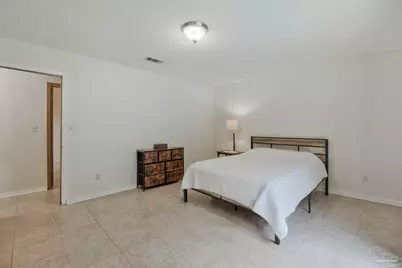 5708 Bentley Cir, Milton, FL 32570 - Photo 18