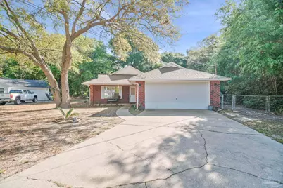 5708 Bentley Cir, Milton, FL 32570 - Photo 2