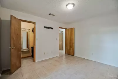 5708 Bentley Cir, Milton, FL 32570 - Photo 32