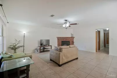 5708 Bentley Cir, Milton, FL 32570 - Photo 10