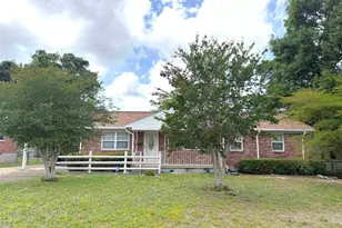 744 Boxwood Dr, Pensacola, FL 32503 - Photo 1
