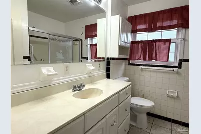 744 Boxwood Dr, Pensacola, FL 32503 - Photo 16