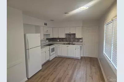 6011 Greenwood Ln, Pensacola, FL 32504 - Photo 2
