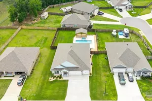 6161 Carson Dr, Milton, FL 32570 - Photo 10