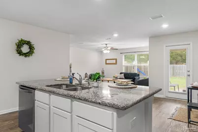 5777 Guinevere Ln, Milton, FL 32583 - Photo 10