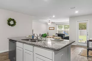 5777 Guinevere Ln, Milton, FL 32583 - Photo 10