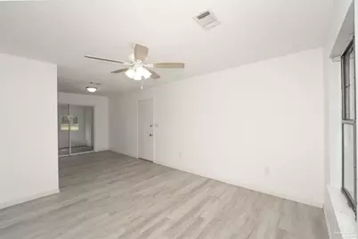 107 Windsor Dr, Crestview, FL 32539 - Photo 6