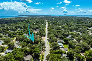 420 Fairpoint Dr, Gulf Breeze, FL 32561 - Photo 4