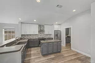 5897 Arch Ave, Pensacola, FL 32526 - Photo 14