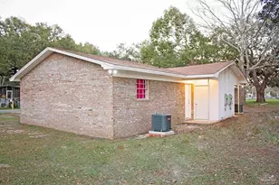 415 Hannah St, Pensacola, FL 32534 - Photo 2