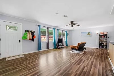 2623 Green Bay Ave, Pensacola, FL 32526 - Photo 2