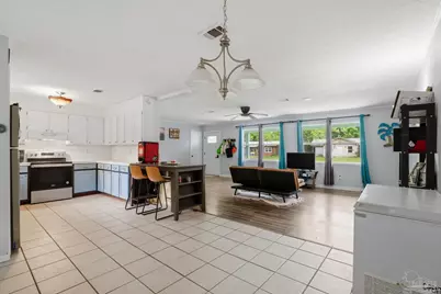 2623 Green Bay Ave, Pensacola, FL 32526 - Photo 14