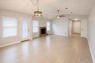 3250 Braxton Cir, Pensacola, FL 32504 - Photo 2