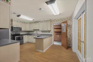 8271 Mobile Hwy, Pensacola, FL 32526 - Photo 18